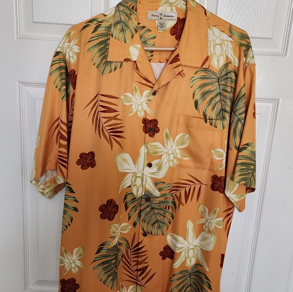 EUC SS Tommy Bahama Silk Shirt